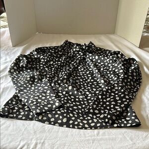 Elegant Black and White Women's Blouse